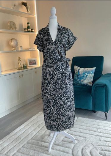 Ladies Short-sleeved Black and White Wrap Shirt Dress from Mango