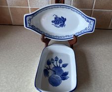 Oven to Table 2Colbalt/White Serving Dushes