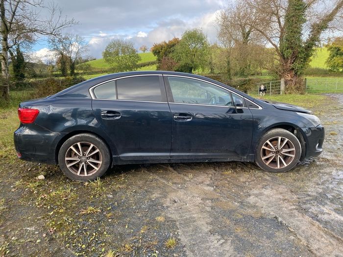 2014 Toyota Avensis Breaking