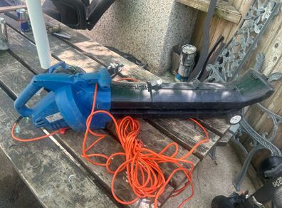 leaf blower