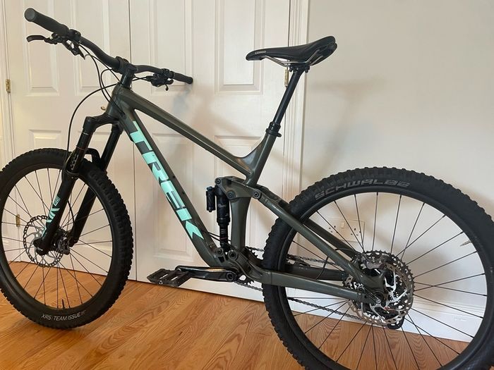 Trek Remedy 8 Full Suspension Mountain Bike