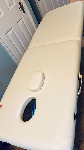 Tahiti Professional Portable Massage Table Bed (Cream) Excellent Condition