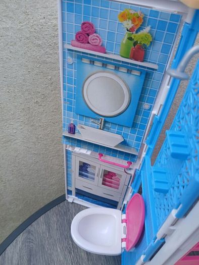 Foldable Barbie House