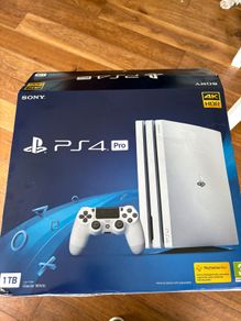 Playstation 4 Pro white glacier 1TB with Resident Evil 2