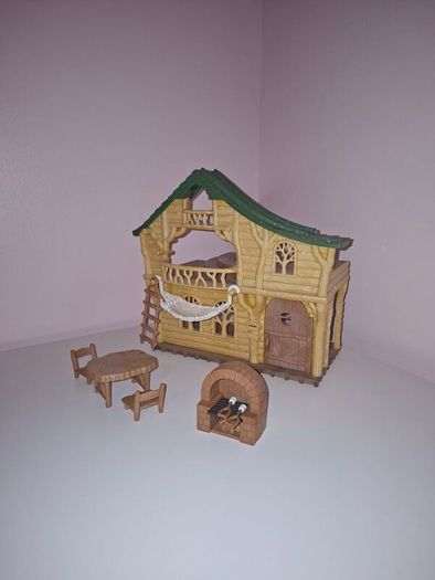 Sylvanian Family Lakeside Lodge