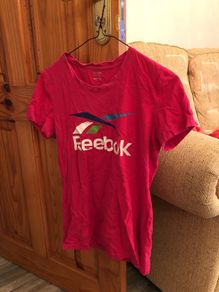 Reebok size medium top