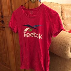 Reebok size medium top