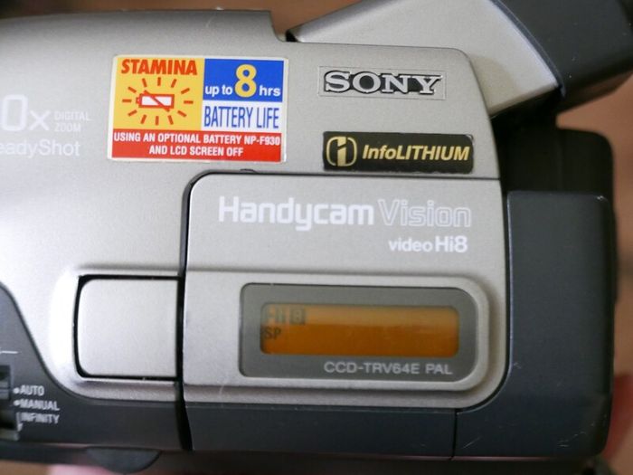 Sony Handycam CCD-TRV64E Hi8 Analogue Camcorder