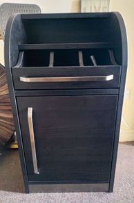 Cutlery furniture station, one wing door, one drawer, base.