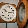 Vintage wall clock (in working order) Image 5