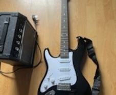 3/4 left handed Electric Guitar, 10W Guitar Amp