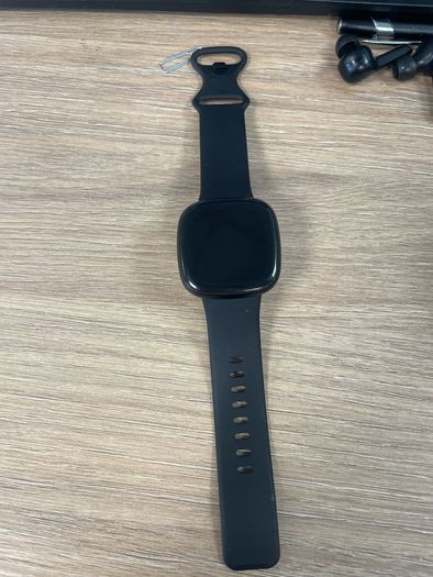 fitbit versa 3 smartwatch