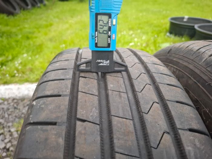 16" Genuine Mercedes Alloys with tyres