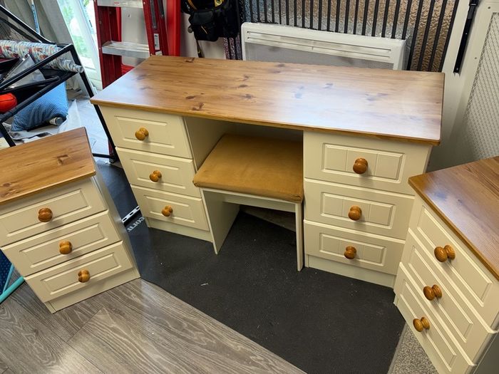 Dressing Table and matching bedside lockers