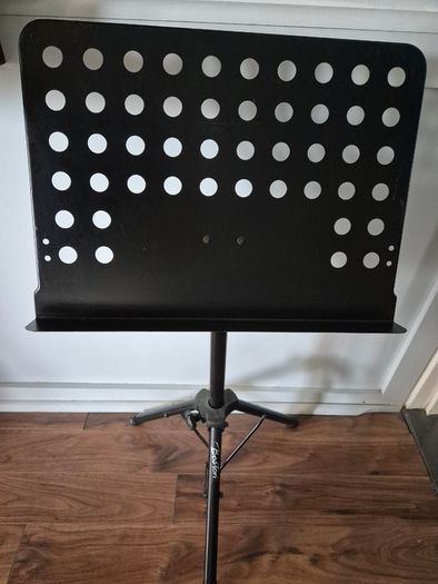 Music stand