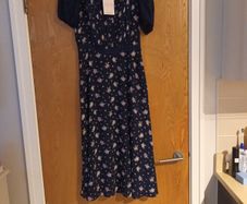 Savida Gia Floral Dress.   S.XS- 8.    B.N.W.T