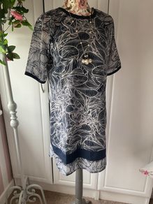 dress navy pattern tunic style dress short sleeves size 12