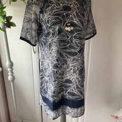dress navy pattern tunic style dress short sleeves size 12