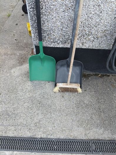 grain shovel