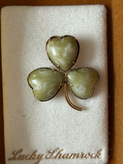 Vintage Gold Tone Connemara Shamrock / Clover Brooch