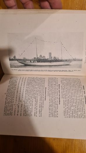 The Motorboat Manual 1948. Written And Illustrated By The Staff Of"the Motor Shop & Motor Boat. Hardback In Good Condition.