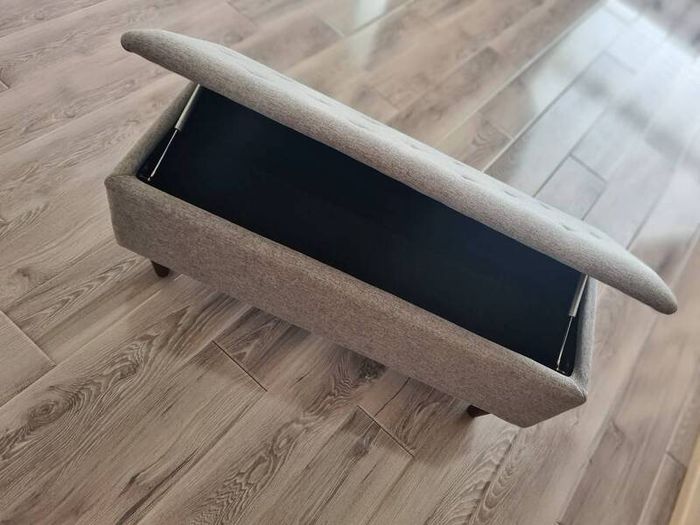 bedroom bench