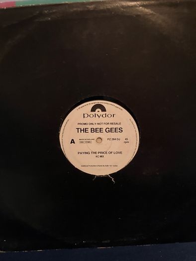 Mixed Batch of Vinyl Singles (33 Records)
