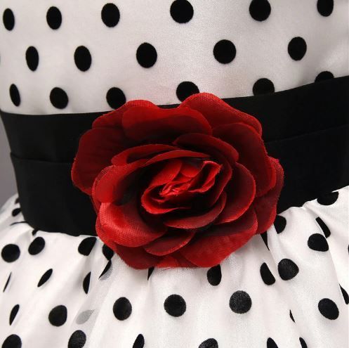 New Girls polka dots dress size 5-6 yrs