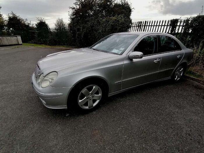Mercedes-Benz E-Class 2006 full nct