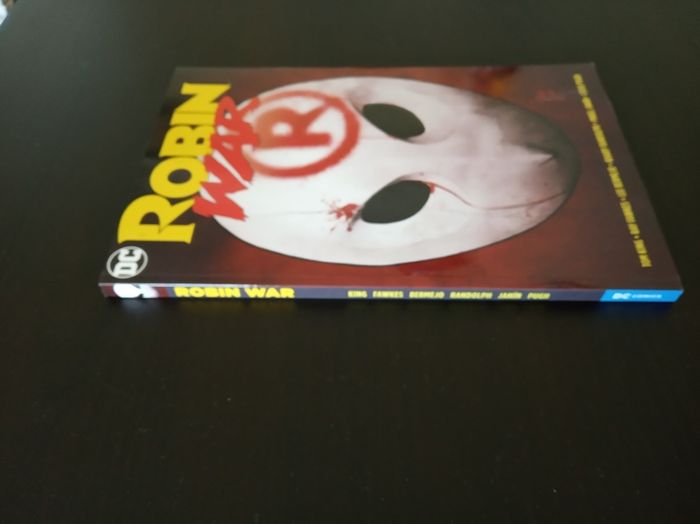 Graphic Novel - Robin War tpb