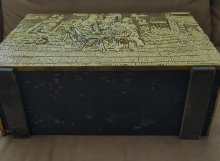 Vintage: Hammered Brass Wood Divided Magazine Rack With Mother & Children Kitchen Scene
