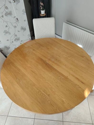 Dining table + 4 Chairs