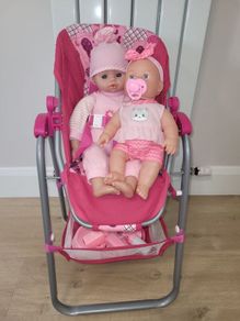 Doll's highchair, 2 dolls + accessories