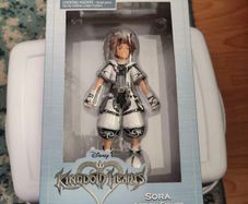 Kingdom hearts sora figure