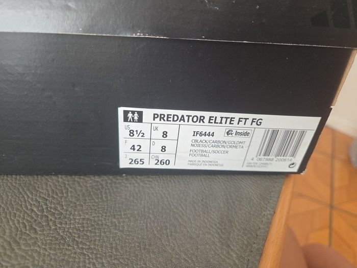 Predator elite football/soccer  boots