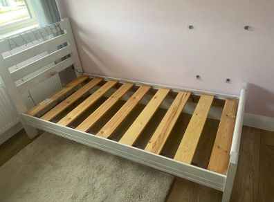 Single bed frame