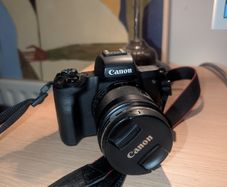 Canon EOS M50 with EF-M 11-22mm STM / Wide Angle for Vlogging