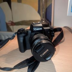 Canon EOS M50 with EF-M 11-22mm STM / Wide Angle for Vlogging