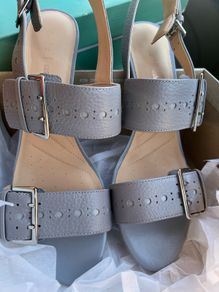 Clarke's size 7 leather strappy shoes