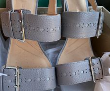 Clarke's size 7 leather strappy shoes