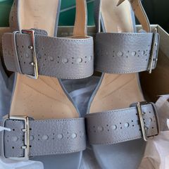 Clarke's size 7 leather strappy shoes