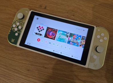 Custom Nintendo Switch V1 Modded/CFW Zelda Edition + 64GB