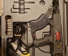 SENCO DS200-AC Duraspin Screw Fastening System in case and in excellent condition, with manuals