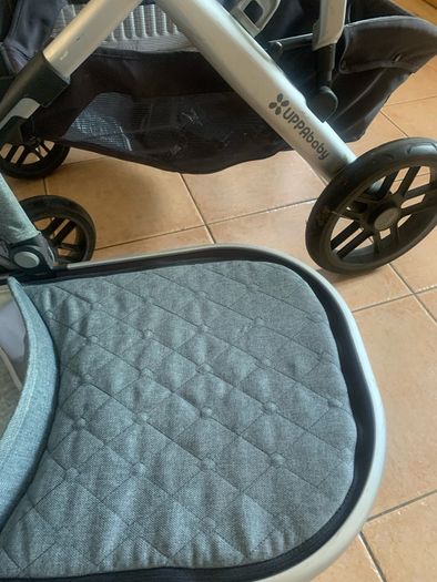 Uppababy vista has connectors to ad a rumble seat
