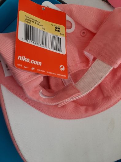 New Nike cap small tag attached