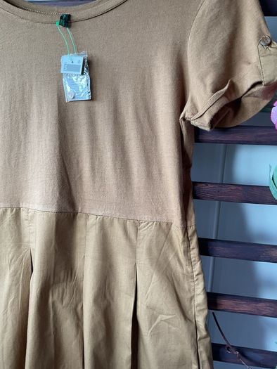 dress Bnwt tan short sleeve dress with pockets size small united colors of Benetton