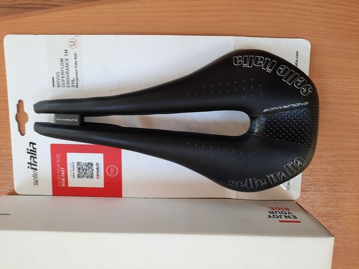 Selle Italia Novus SuperFlow Endurance TM Saddle Black