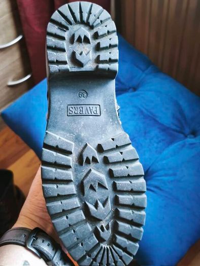 pavers black boots