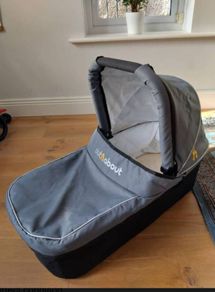 Out and about bassinet