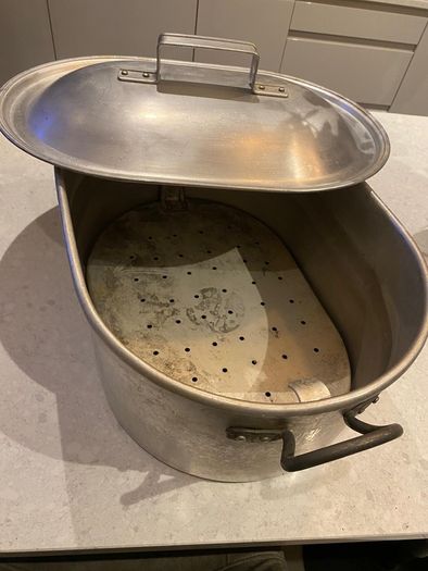 Fish poucher